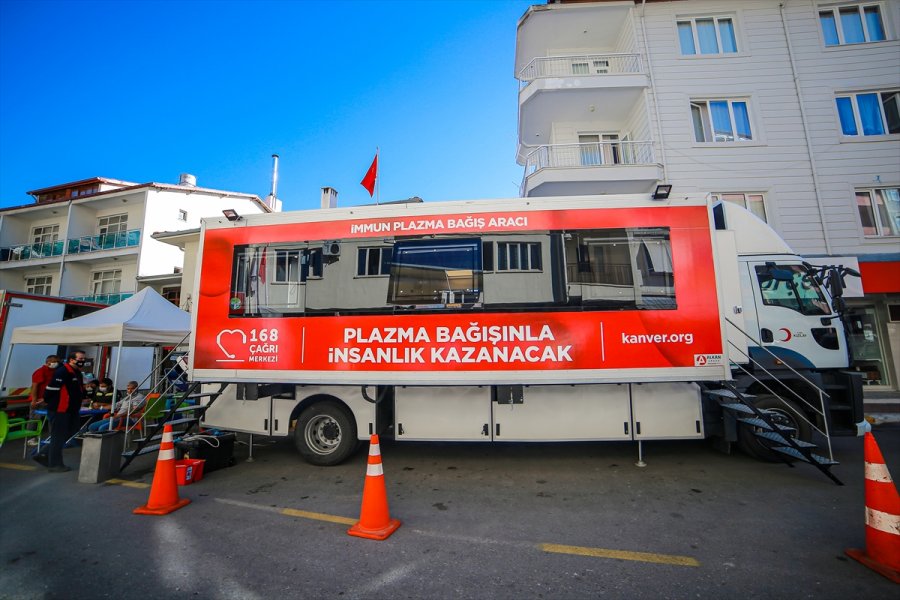 Antalya'da Türk Kızılayı'na Kan Bağışı Desteği