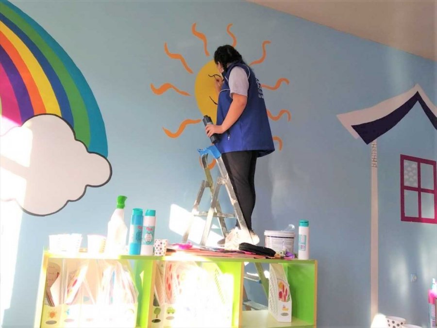 Eskişehir'de Gençler Okulları Renklendiriyor