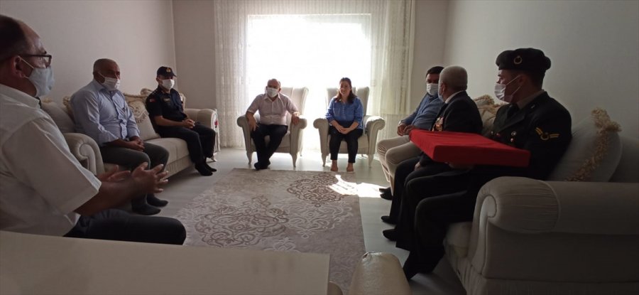 Mersin'de Şehit Uzman Çavuşun Şehadet Belgesi Ailesine Teslim Edildi