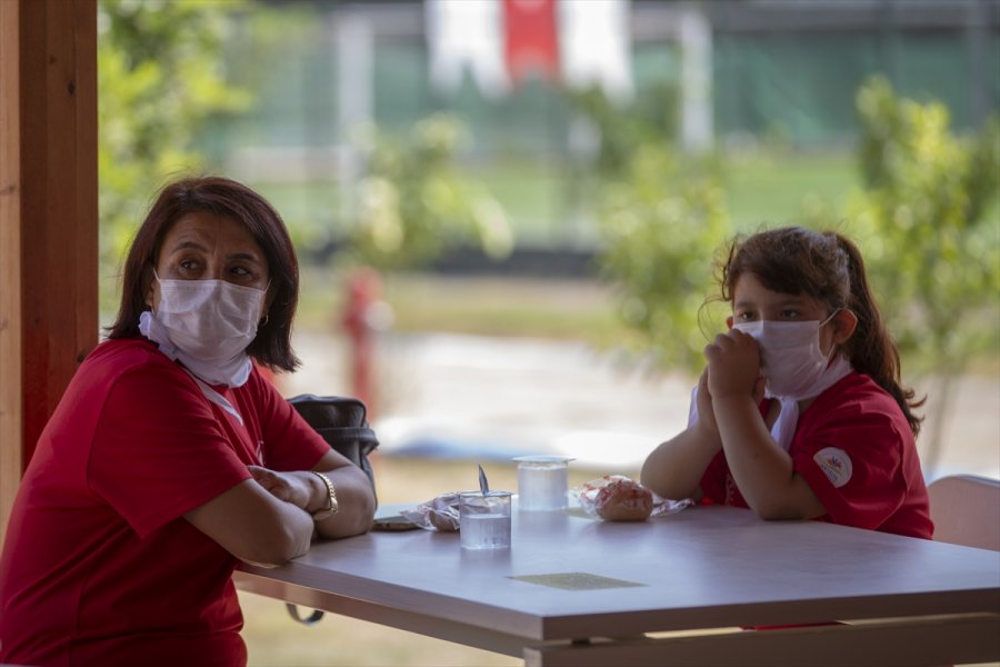 Sağlık Çalışanları Antalya'da Kampta Buluştu