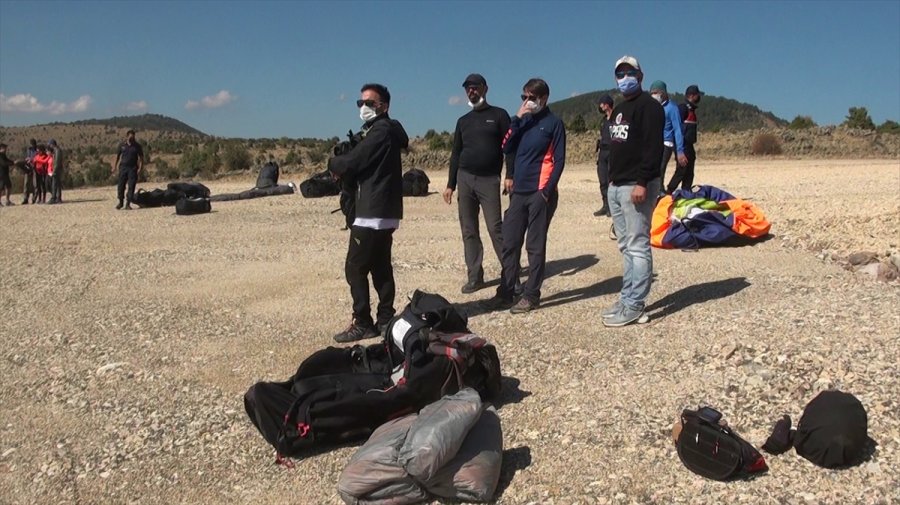 Üreğil Mahallesi Yamaç Paraşütçülerinin Akınına Uğradı