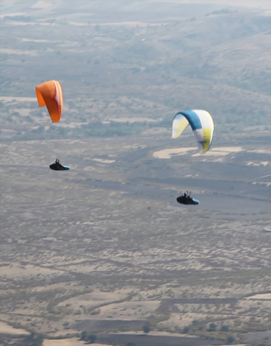 Üreğil Mahallesi Yamaç Paraşütçülerinin Akınına Uğradı