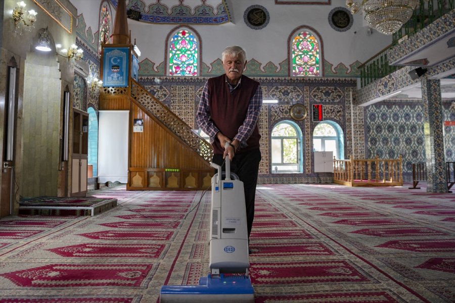 Yatalak Eşi Ve Engelli Oğlu İle Ortada Kalan Hamala Cami Derneği Sahip Çıktı
