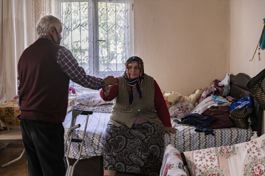 Yatalak Eşi Ve Engelli Oğlu İle Ortada Kalan Hamala Cami Derneği Sahip Çıktı