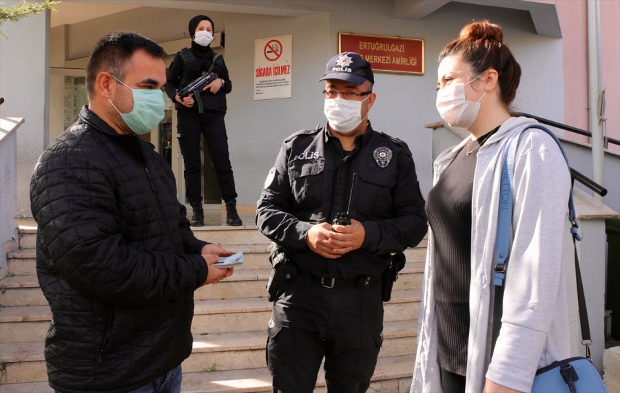 Eskişehir'de Atm'de Unutulan 10 Bin Lira Sahibine Teslim Edildi