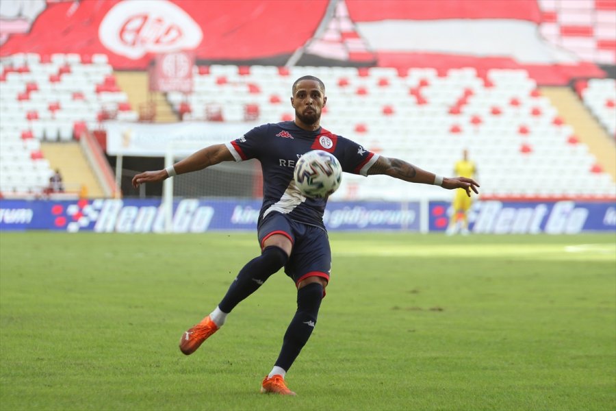 Antalyaspor'dan Sumudica'ya 