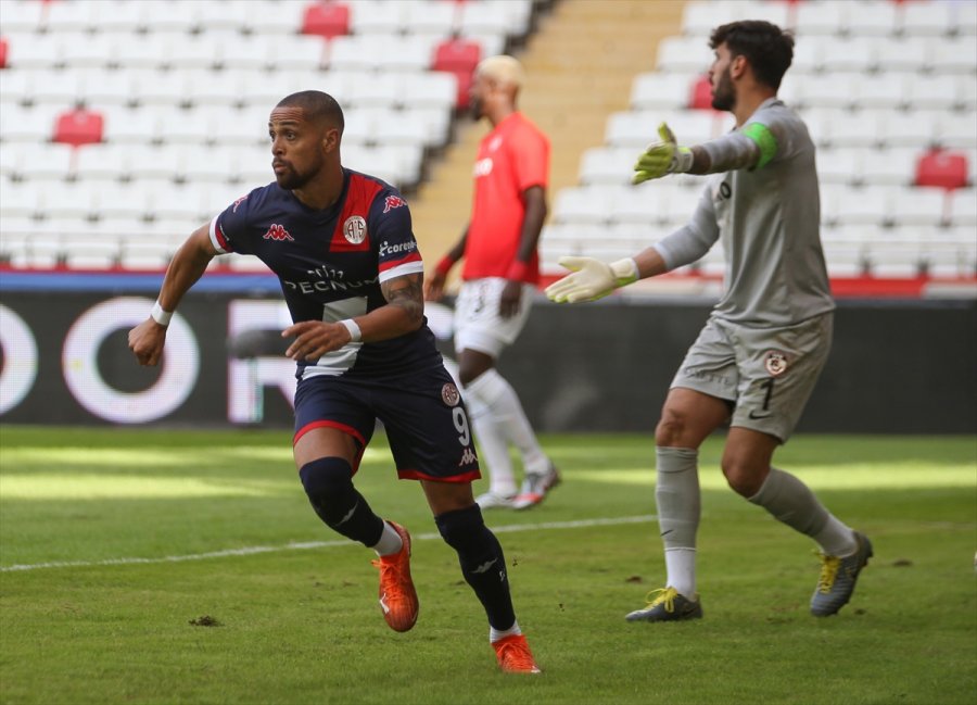 Antalyaspor'dan Sumudica'ya 