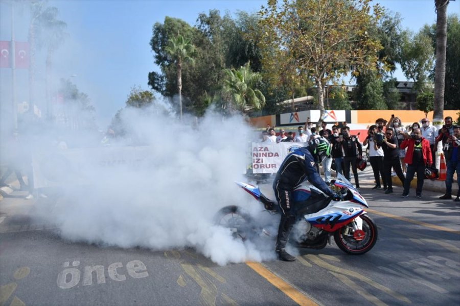 Mersin'de Polis Ekipleri Motosiklet Tutkunlarıyla Şehir Tutu Attı