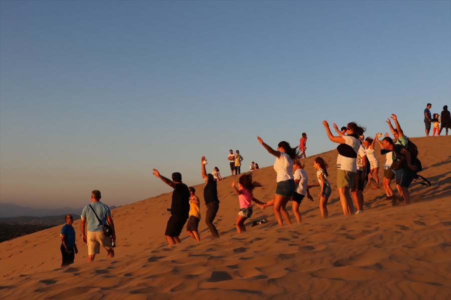 Patara'nın Kum Tepeleri Turistlere Çöl Deneyimi Yaşatıyor