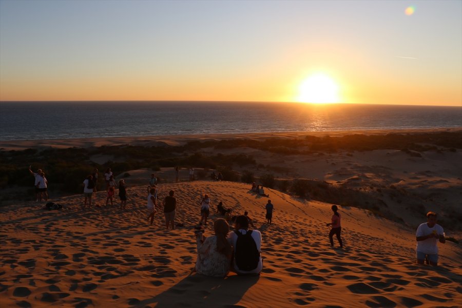 Patara'nın Kum Tepeleri Turistlere Çöl Deneyimi Yaşatıyor