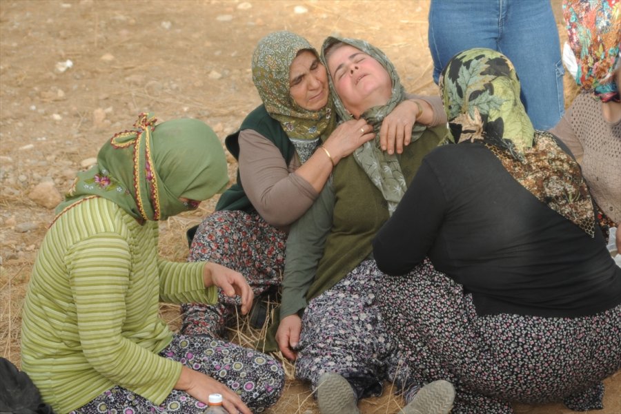 Antalya'da Devrilen Otomobilin Sürücüsü Öldü