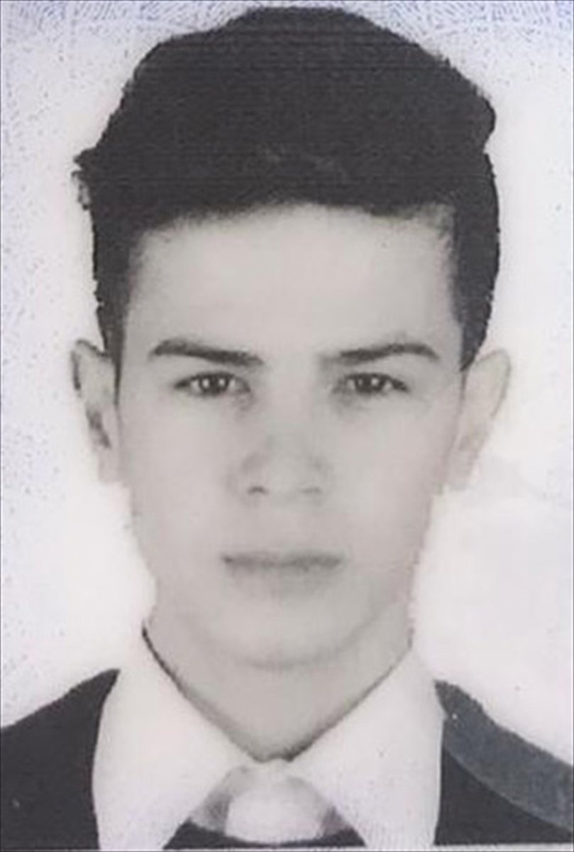 Antalya'da Devrilen Otomobilin Sürücüsü Öldü