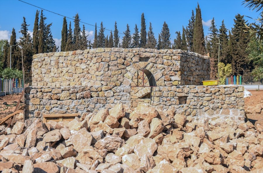 Antalya'da, Dokuma Park'a Zeytinli Sarnıcı'nın Birebir Örneği Yapıldı