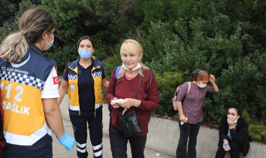 Antalya'da Zincirleme Trafik Kazası: 6 Yaralı