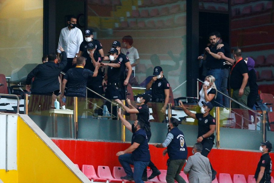 Kayserispor Kulübünden Sivasspor Maçında Tribünde Yaşanan Olaylara Kınama