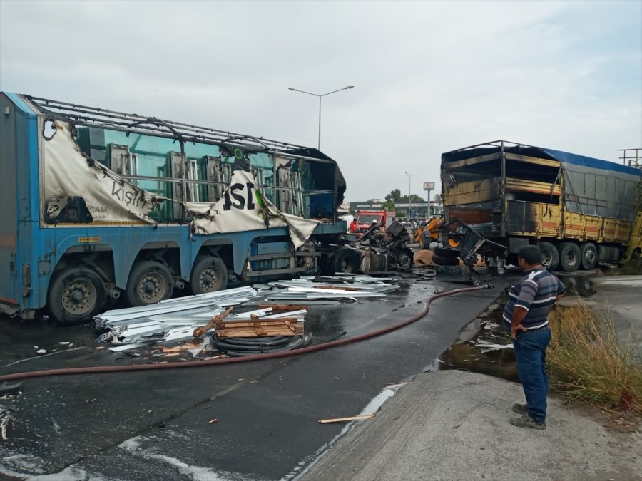 Mersin'de Zincirleme Trafik Kazası: 2 Yaralı
