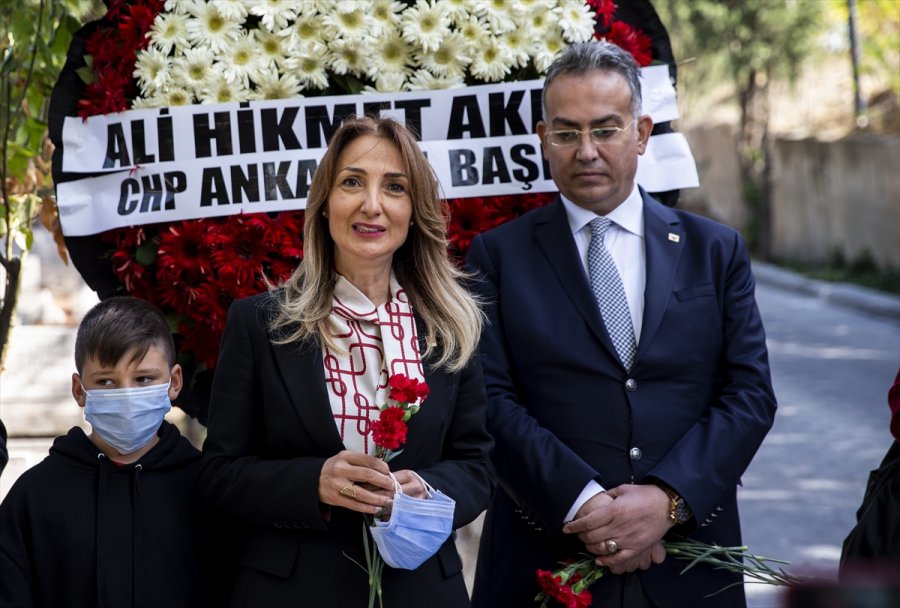 Ahmet Taner Kışlalı Kabri Başında Anıldı