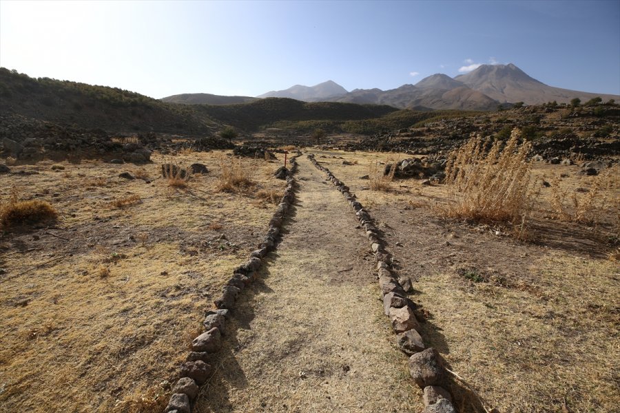 Aksaray'daki Nora Antik Kenti'nde 30 Yıl Sonra Çalışmalar Yeniden Başladı