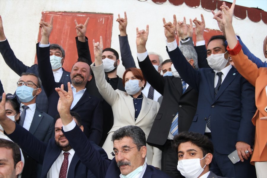 İyi Parti Genel Başkanı Akşener, Kayseri Parti Teşkilatı Üyeleriyle Bir Araya Geldi