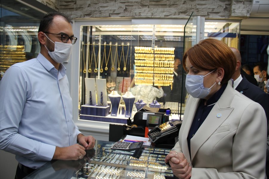 İyi Parti Genel Başkanı Akşener, Kayseri Parti Teşkilatı Üyeleriyle Bir Araya Geldi