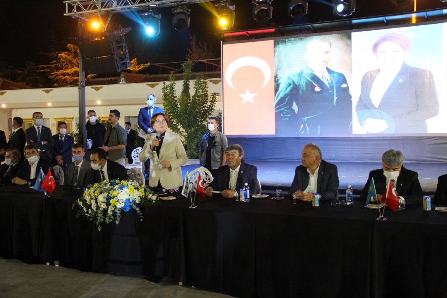 İyi Parti Genel Başkanı Akşener, Kayseri Parti Teşkilatı Üyeleriyle Bir Araya Geldi