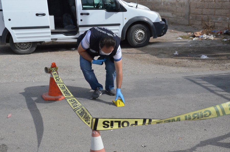 Karaman'da Kavgayı Ayırmaya Çalışan Gardiyan Silahla Yaralandı