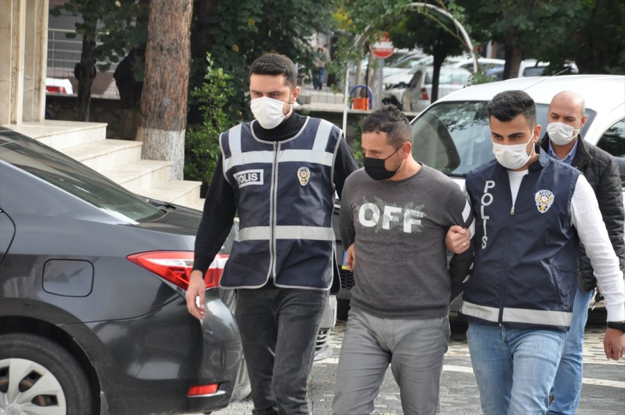 Konya'da Genç Avukatı Bıçakla Yaralayan Şüpheli Adliyeye Çıkarıldı