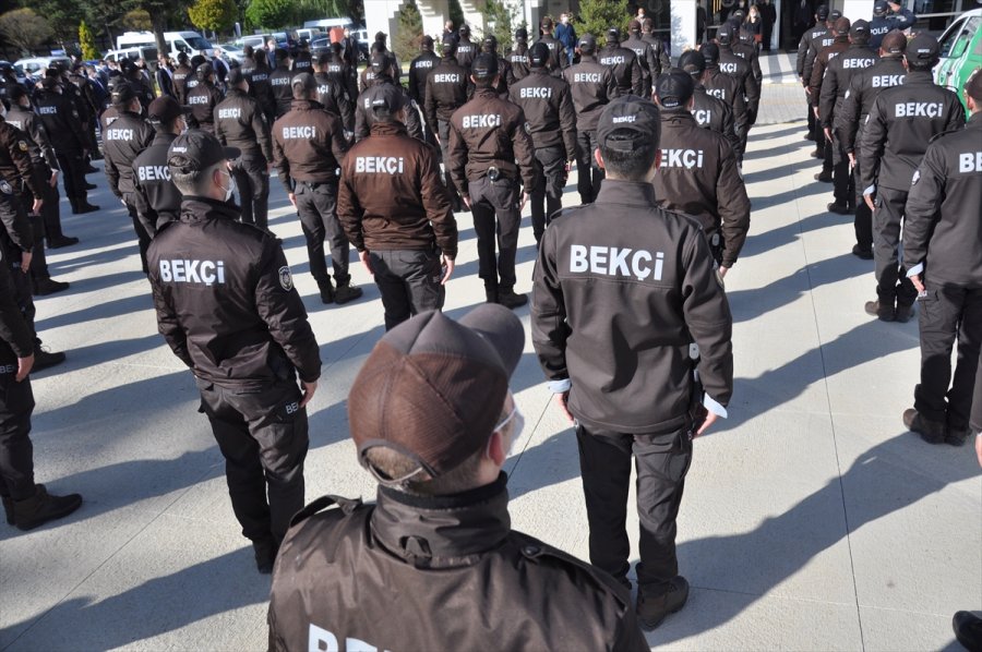 Eskişehir'de Eğitimlerini Tamamlayan Mahalle Bekçileri Göreve Başladı