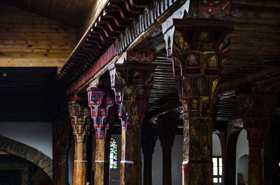 İçinde Zamanın Durduğu Mekan: Eşrefoğlu Camisi