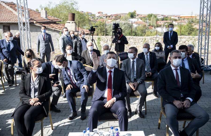 Milli Eğitim Bakanı Selçuk, Okuduğu İlkokuldan Köy Öğretmenlerine Yönelik Projenin Detaylarını Paylaştı: