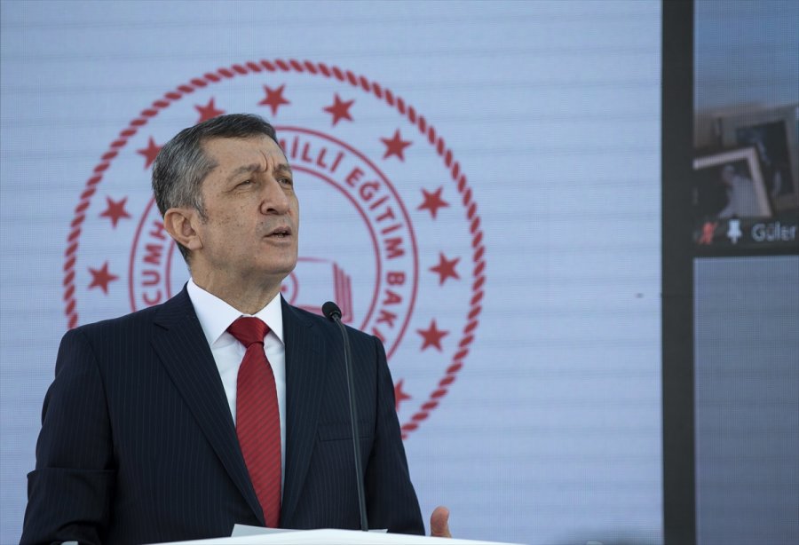 Milli Eğitim Bakanı Selçuk, Okuduğu İlkokuldan Köy Öğretmenlerine Yönelik Projenin Detaylarını Paylaştı: