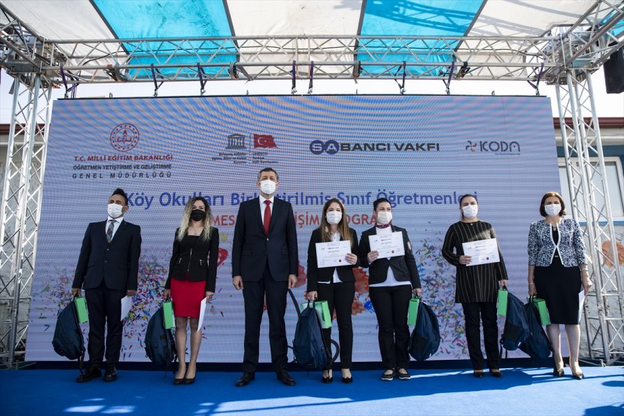 Milli Eğitim Bakanı Selçuk, Okuduğu İlkokuldan Köy Öğretmenlerine Yönelik Projenin Detaylarını Paylaştı: