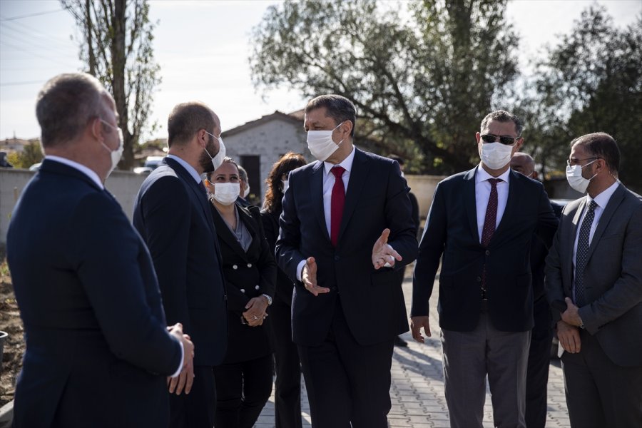 Milli Eğitim Bakanı Selçuk, Okuduğu İlkokuldan Köy Öğretmenlerine Yönelik Projenin Detaylarını Paylaştı: