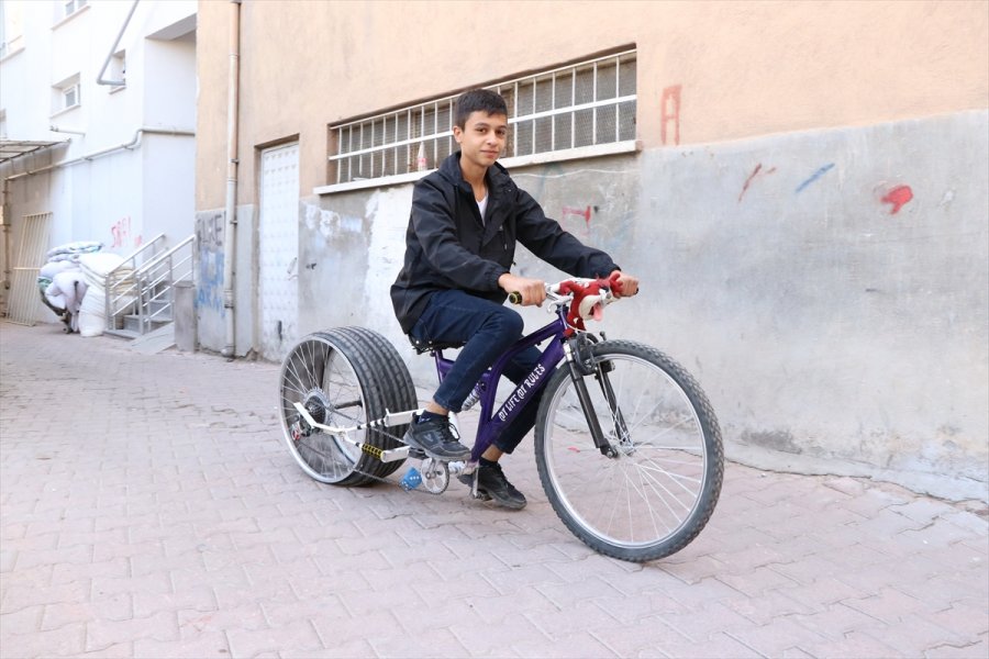 Niğde'de Otomobil Lastiği Takılan Bisiklet İlgi Görüyor