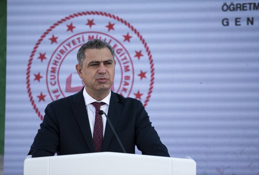 Milli Eğitim Bakanı Selçuk, Okuduğu İlkokuldan Köy Öğretmenlerine Yönelik Projenin Detaylarını Paylaştı: