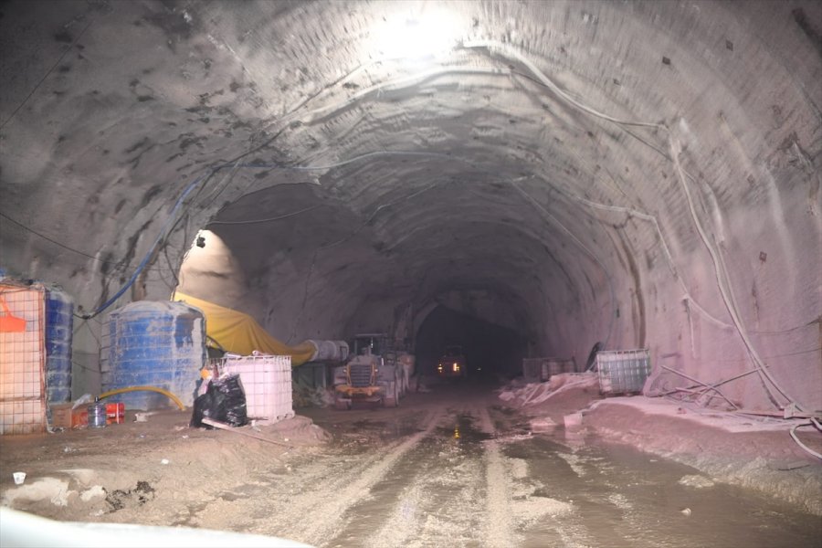 İç Anadolu'yu Akdeniz'e Bağlayacak Demirkapı Tüneli, 2021'de Hizmete Girecek