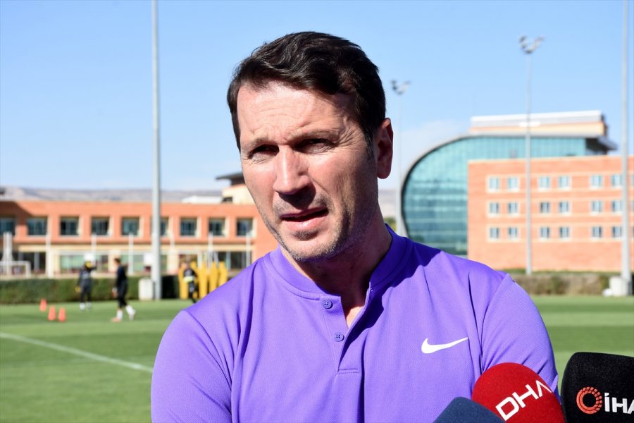 Kayserispor Teknik Direktörü Bayram Bektaş Ligdeki Durumlarını Değerlendirdi: