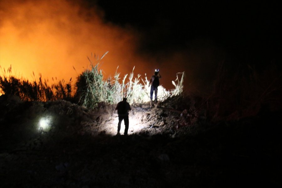 Mersin'de Araştırma Enstitüsünün Bahçesinde Çıkan Yangın Söndürüldü