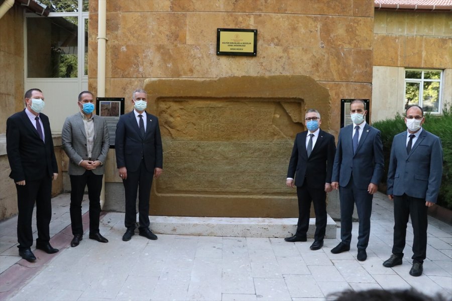 Bolkarlar'daki Maden Yazıtının Replikası Niğde Müzesinde Sergilenmeye Başlandı