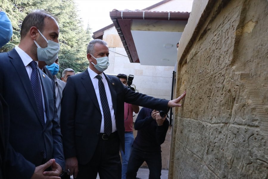 Bolkarlar'daki Maden Yazıtının Replikası Niğde Müzesinde Sergilenmeye Başlandı