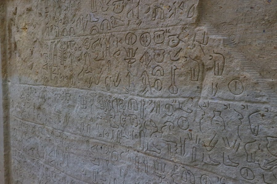 Bolkarlar'daki Maden Yazıtının Replikası Niğde Müzesinde Sergilenmeye Başlandı
