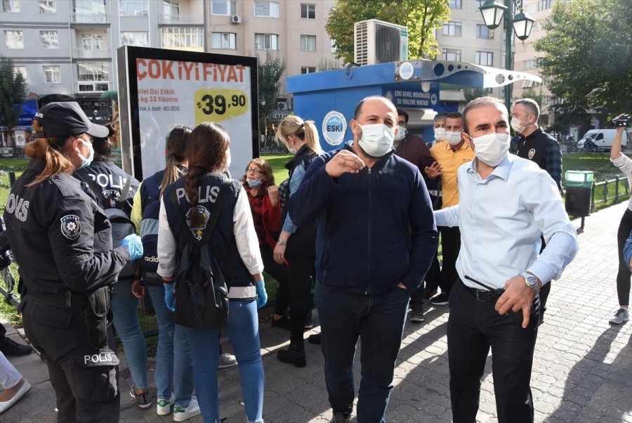 Eskişehir'de İzinsiz Gösteri Yapmak İsteyen Gruba Müdahale