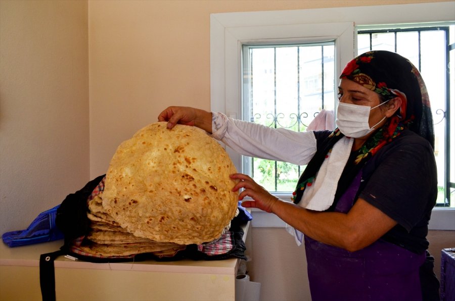 Mersin'de Kadınlar Tandır Evleriyle Aile Bütçesine Katkı Sağlıyor
