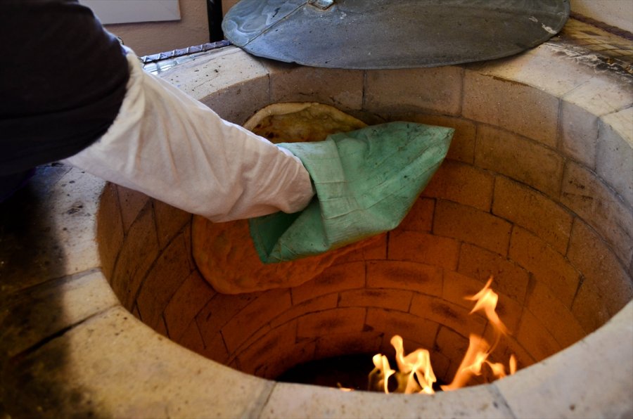 Mersin'de Kadınlar Tandır Evleriyle Aile Bütçesine Katkı Sağlıyor