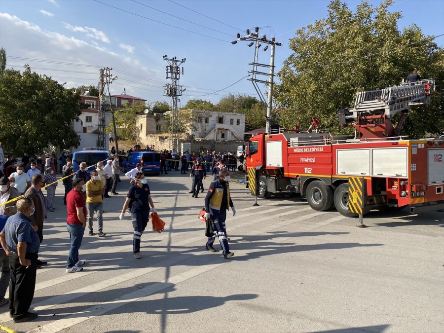 Niğde'de Ceviz Toplarken Elektrik Akımına Kapılan Kişi Öldü
