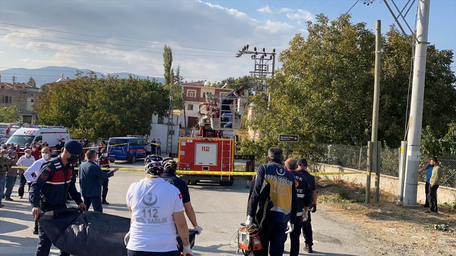Niğde'de Ceviz Toplarken Elektrik Akımına Kapılan Kişi Öldü