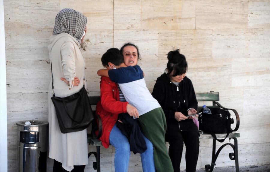 Antalya'da Otomobille Motosikletin Çarpışması Sonucu Üniversite Öğrencisi Genç Kız Öldü