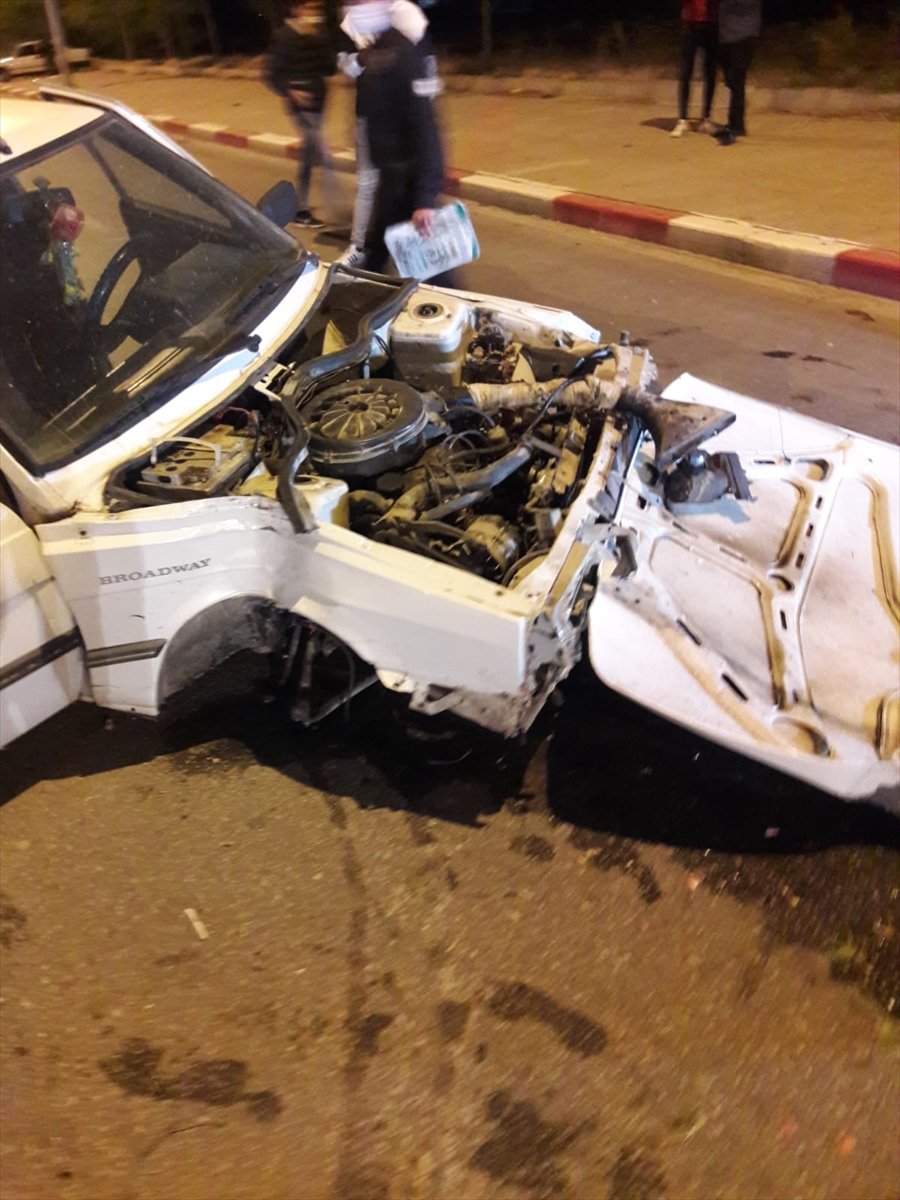 Karaman'da Trafik Kazasında 2 Kişi Yaralandı