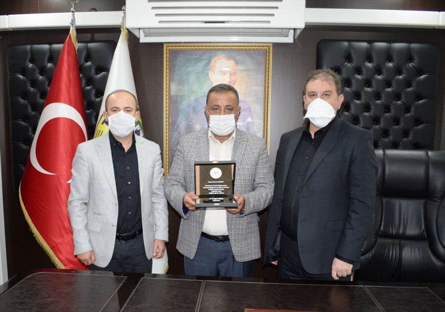 Karapınar Ticaret Borsasından Hasteneye Oksijen Cihazı Bağışı