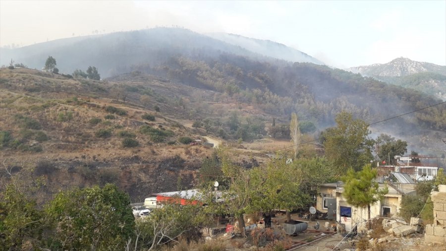 Güncelleme 5 - Mersin'de Çıkan Orman Yangınına Müdahale Ediliyor